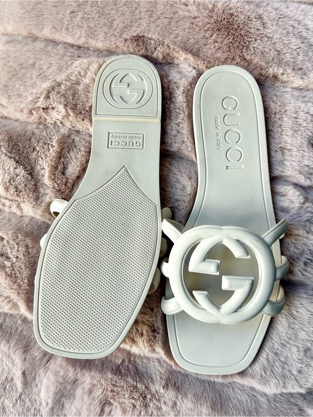 Gucci Ivory Interlocking GG Slide Sandals - Picture 3 of 6